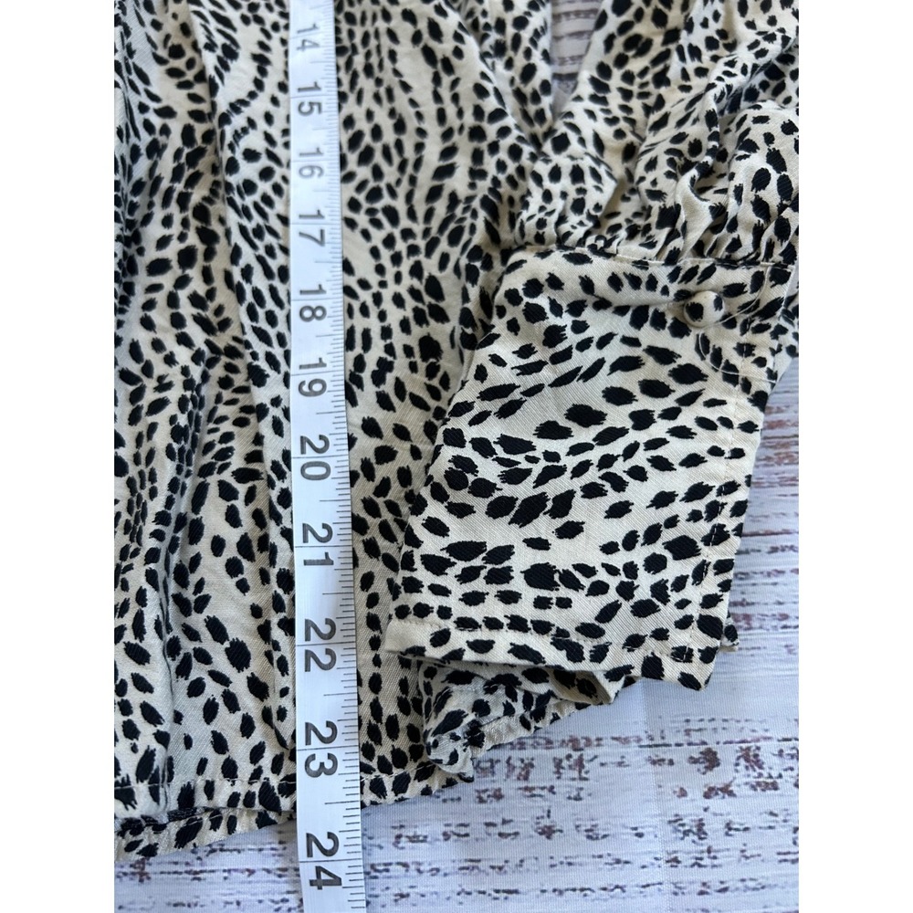 Simply Vera Vera Wang Women XS Animal Print Pintuck Pleated Blouse Black‎ Cream - Picture 5 of 7